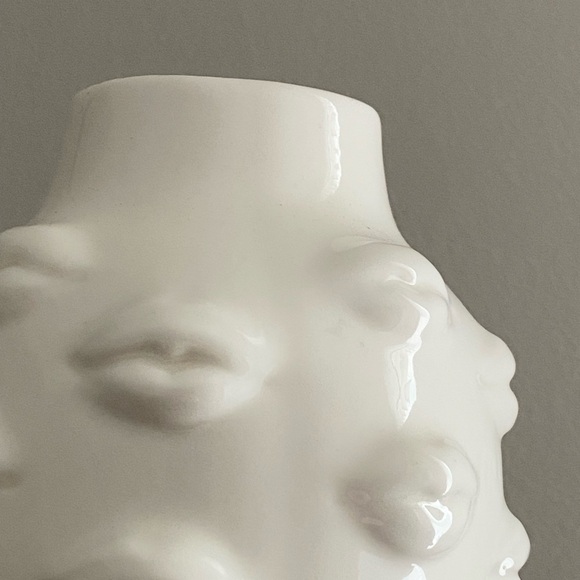 Ceramic lips vase - Picture 5 of 10